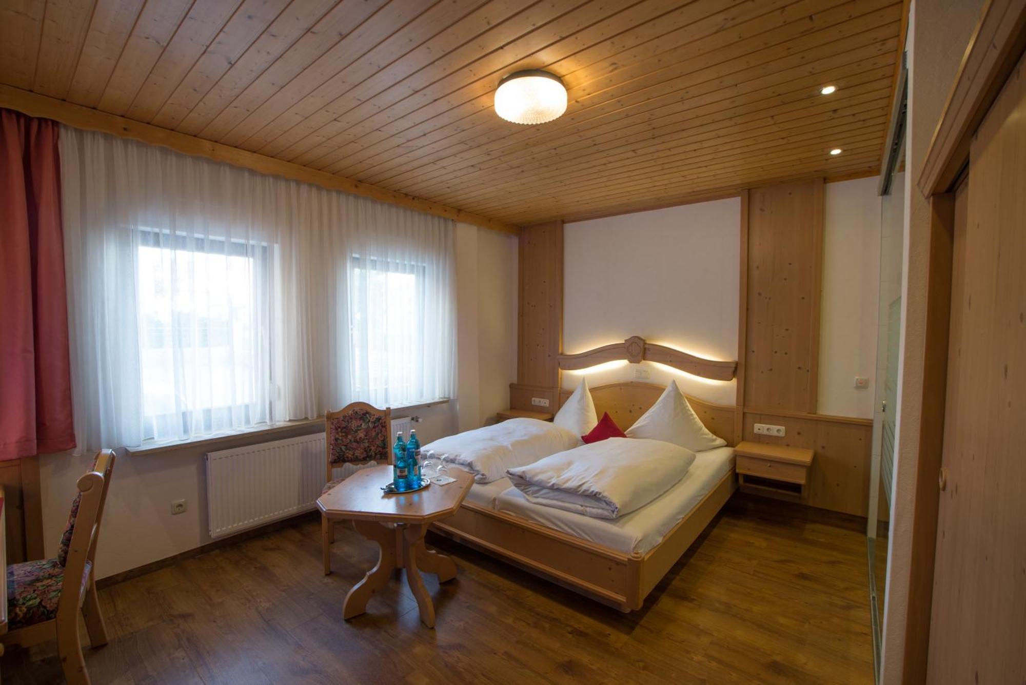 Hotel-Gasthof Weisses Ross Schwaig bei Nürnberg Exteriér fotografie